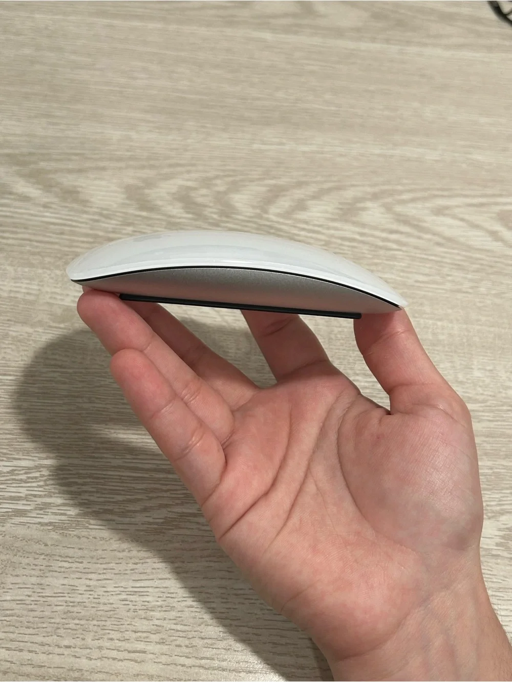 Apple White Wireless Magic Mouse - Multi-Touch Bluetooth Mouse